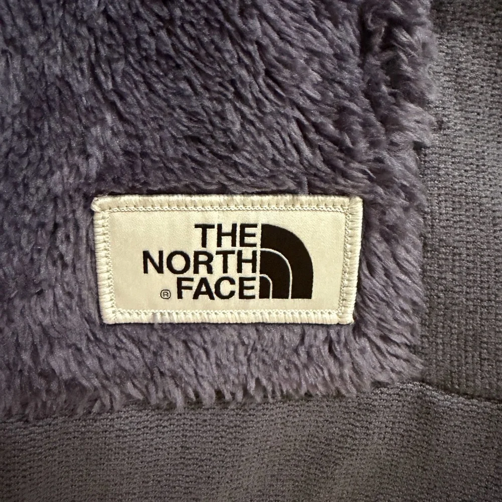 The North Face Women’s XL Fuzzy Fleece Vest Gray Cozy Zip Up - Picture 2 of 6